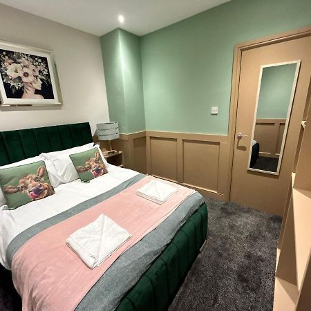Strawberry Fields Suite By Sasco Apartments Blackpool Exterior photo